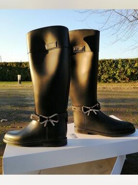 Moschino Cheap and Chic Black Leather Boots NWT
